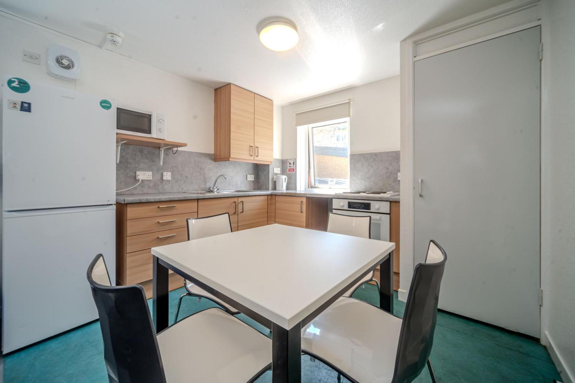 Joivy Budget 4,5 And 6 Bed Private Flats, In Historic Old Town (Adults Only) Edimburgo Exterior foto